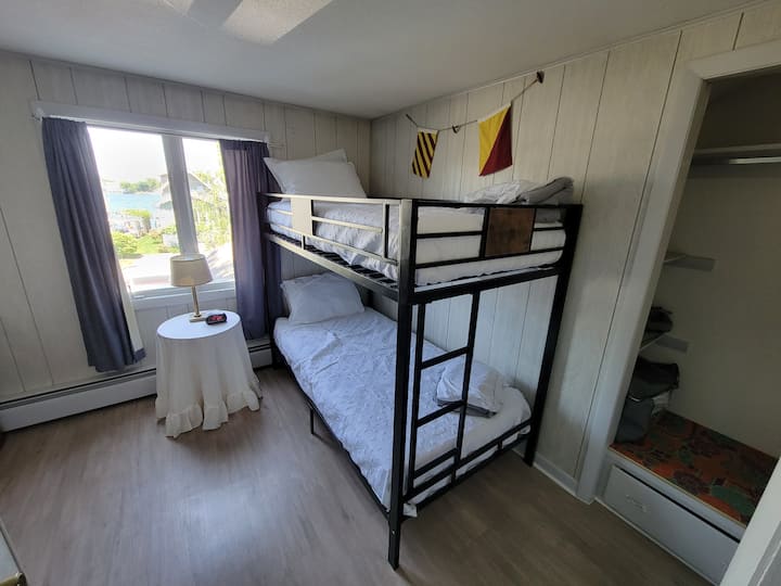 Bunk rooom
