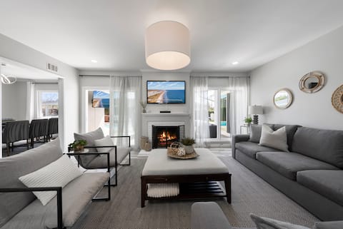 OC Escape for families & groups with cozy hot tub