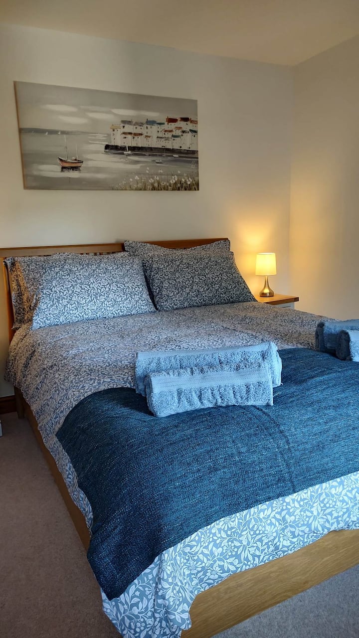 Dhoma kryesore e gjumit (krevati dopio "king")