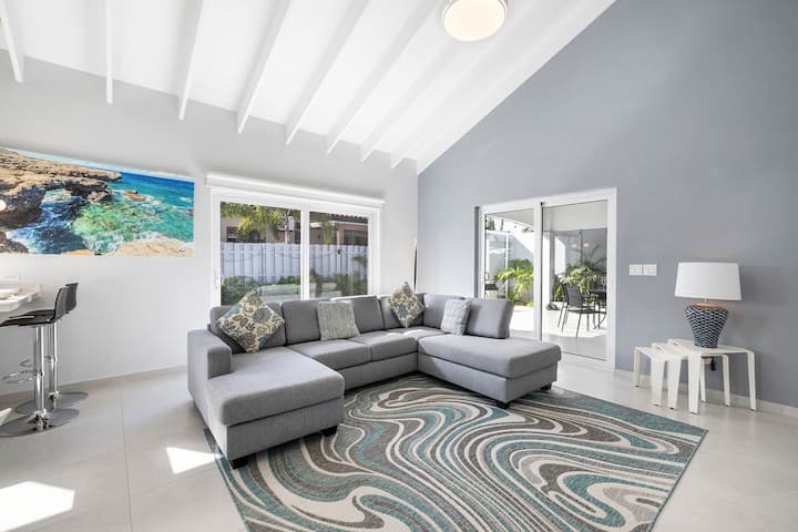 *New* Modern 3br2ba Home W/ Private Pool & Patio - Aruba