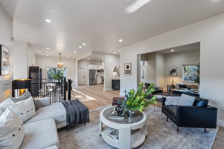 Montclair Modern Luxury Retreat gallery image 5