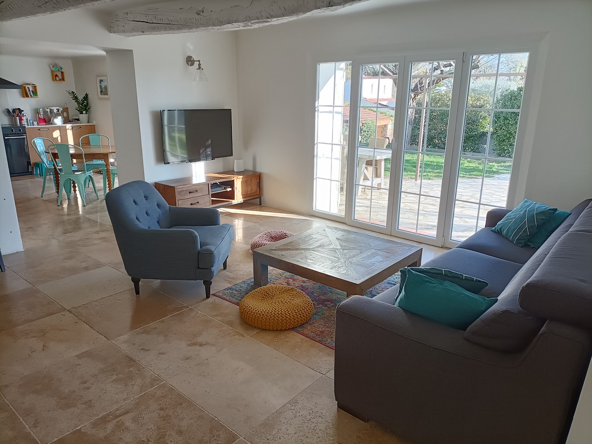 Erfolgreiche Airbnb-Immobilie: Charming 250 m² bastide in Fayence