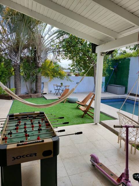 Large and spacious private house with a pool.