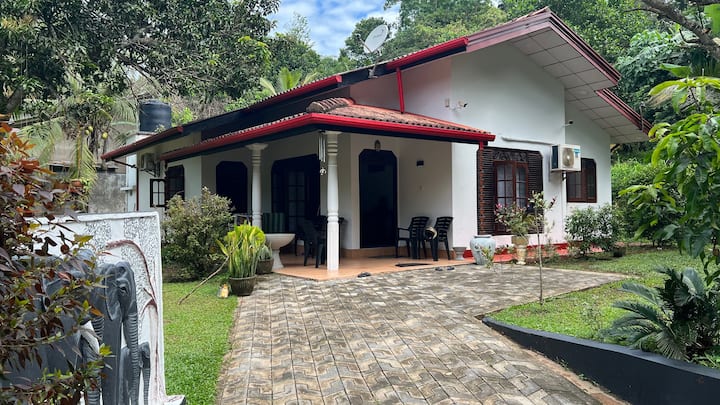 Villa De Nature. 3 Bed 4 Bath Ac & Hot Water - Sri Lanka