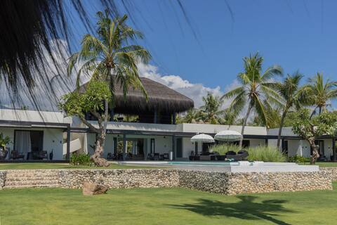 Beachfront boutique villa 1, incl fine kitchen