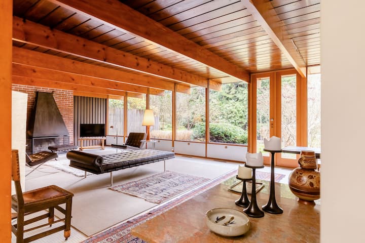 Coast Modern House - Bungalows for Rent in West Vancouver, British