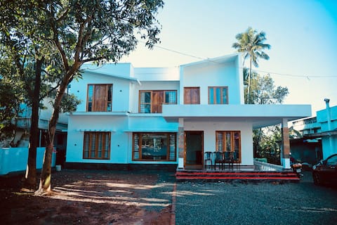 Cozy & Comfortable Home Stay !