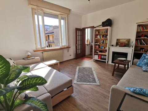 Three-room apartment in the hospital area