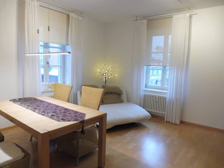 Exclusive 3 bedroom apartment for 2 persons in a prime location