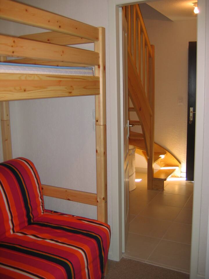 Chumba cha kulala cha ghorofa ya chini