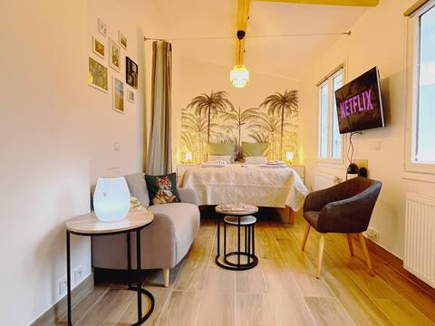 Top performing Airbnb: Tiny Suite: garden-near metro-free parking in Asnières Sur Seine