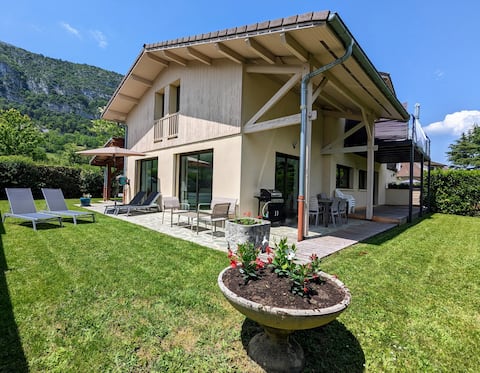 Beautiful 3* duplex in house 800 m from Lake Annecy