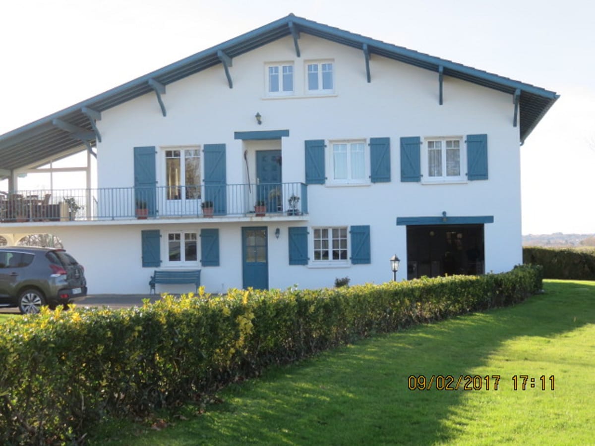 Erfolgreiche Airbnb-Immobilie: Very quiet apartment in Arcangues