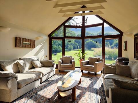 Spectacular mountainside villa, sleeps up to 14