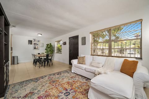 Popular Airbnb listing: Cozy Miami Getaway! Walkable & Central - 3/2 Home in Parkdale South