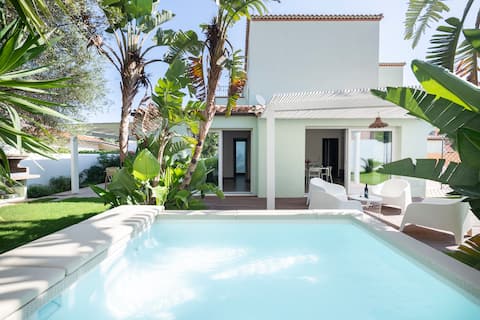 Villa with private pool and garden near the beach