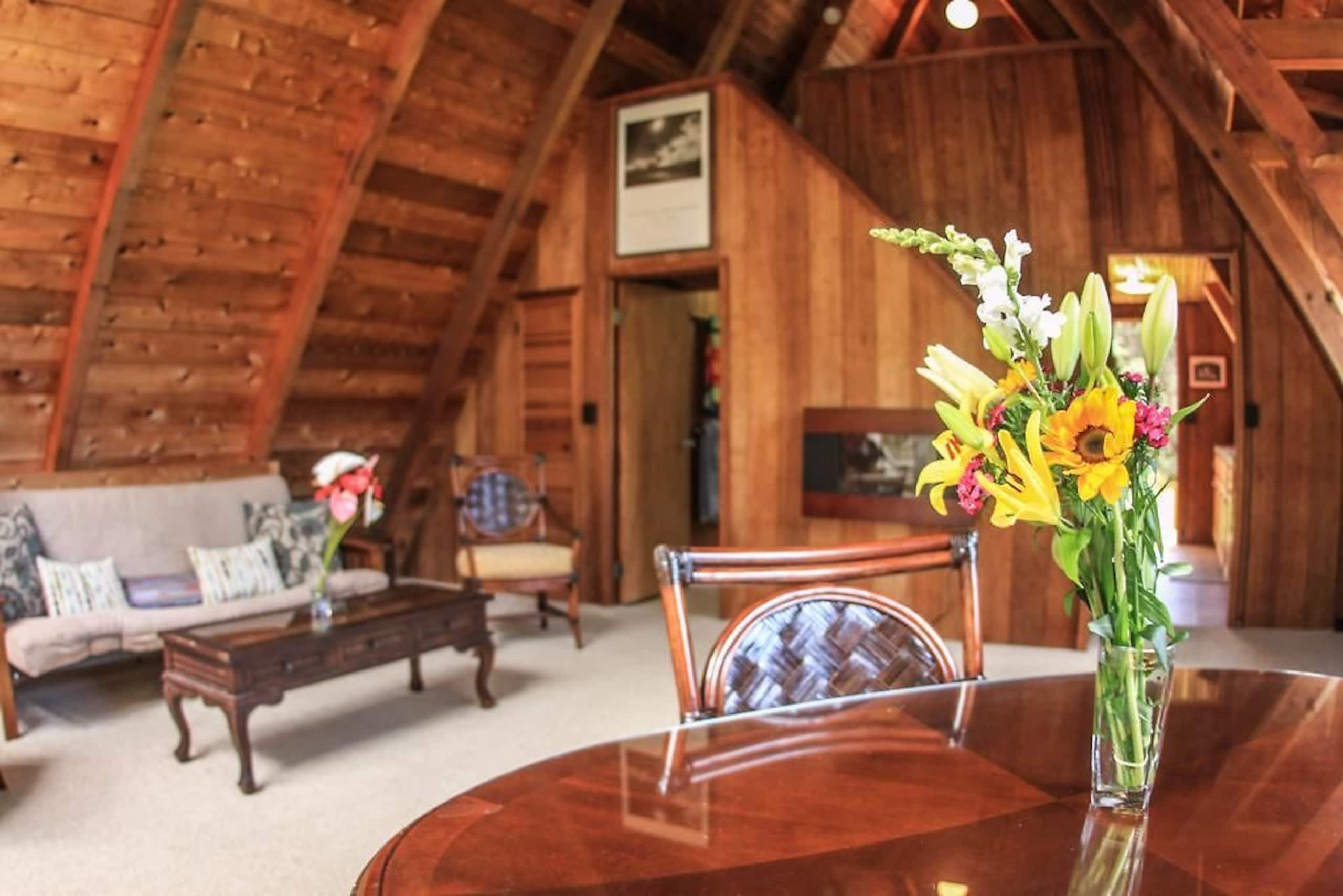 Cabin in Volcano · ★5.0 · 1 bedroom · 2 beds · 1 private bath - Image 3