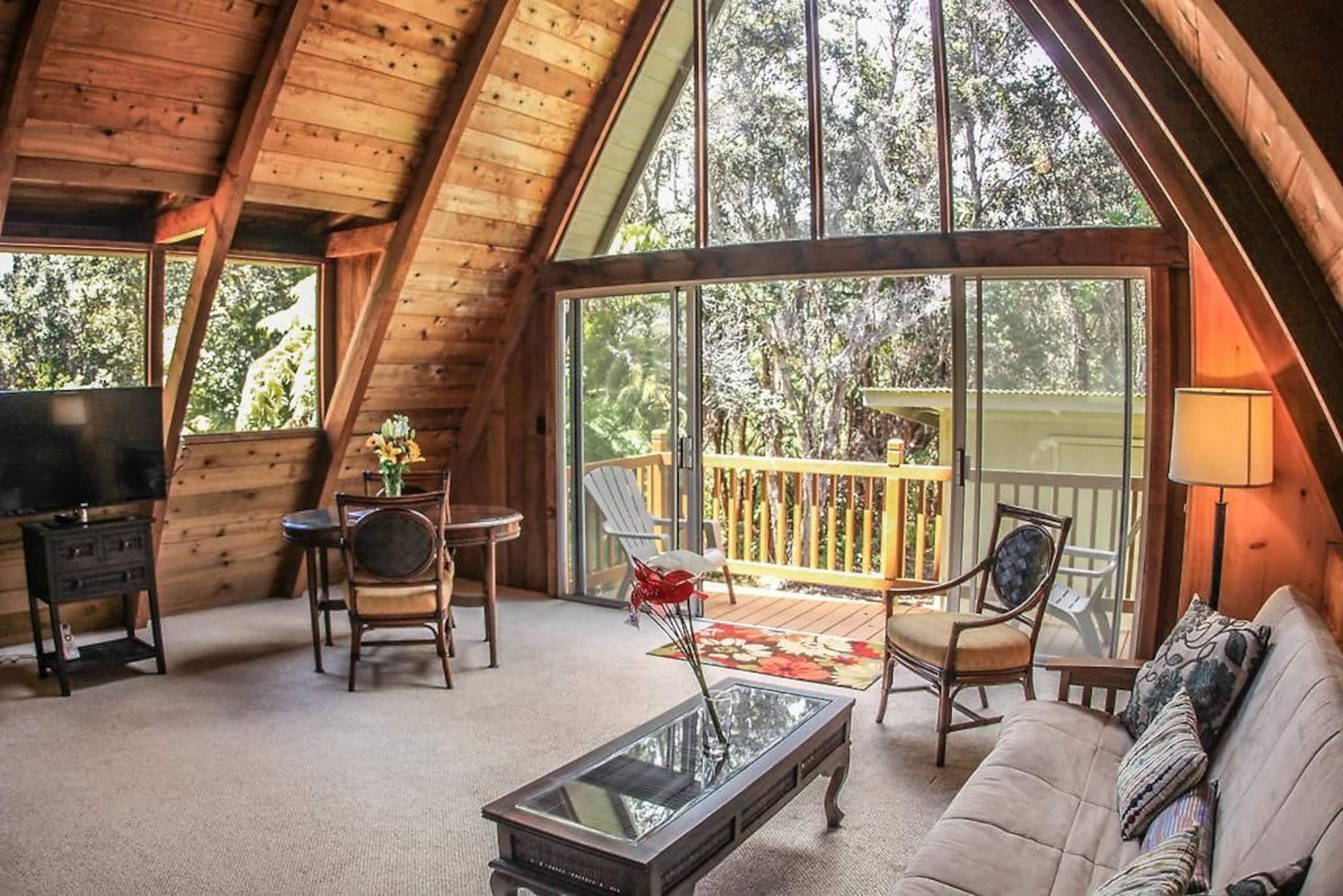 Cabin in Volcano · ★5.0 · 1 bedroom · 2 beds · 1 private bath - Image 2