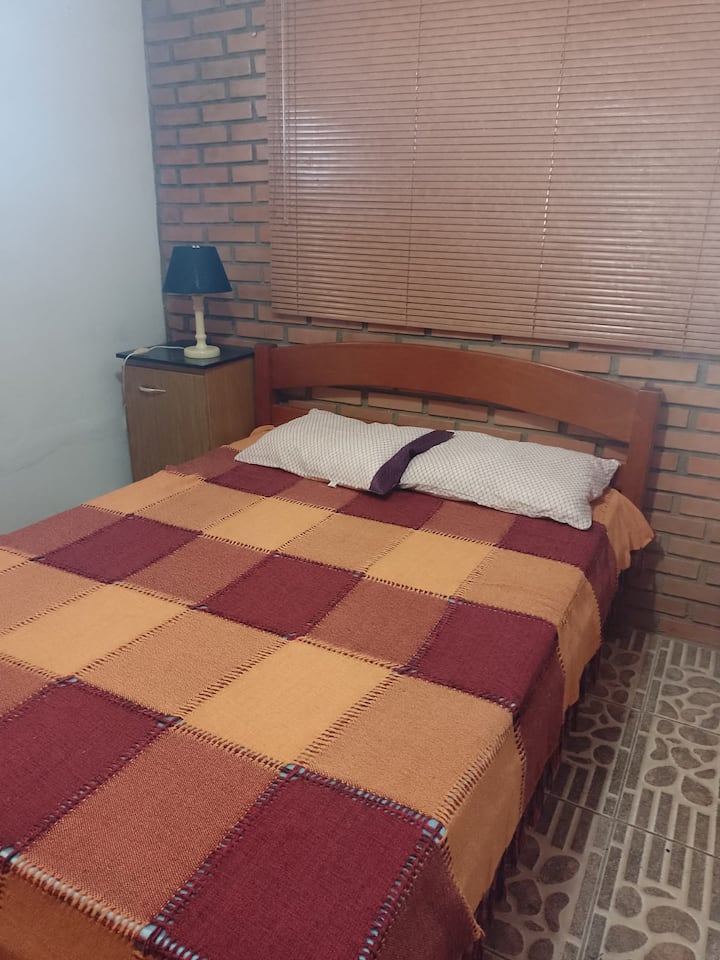 Quarto 03 - ferme et lit bière.