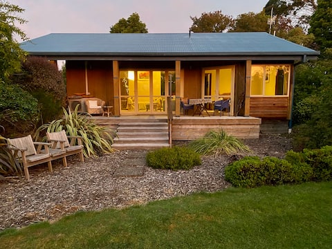 Secluded retreat nestled in bush