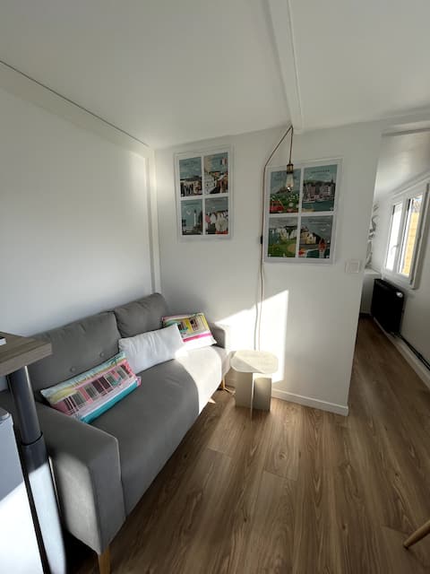 Successful Airbnb property: Outbuilding near village in Ouistreham