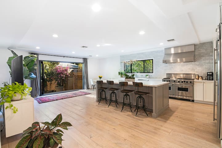 Gorgeous home in Hollywood!