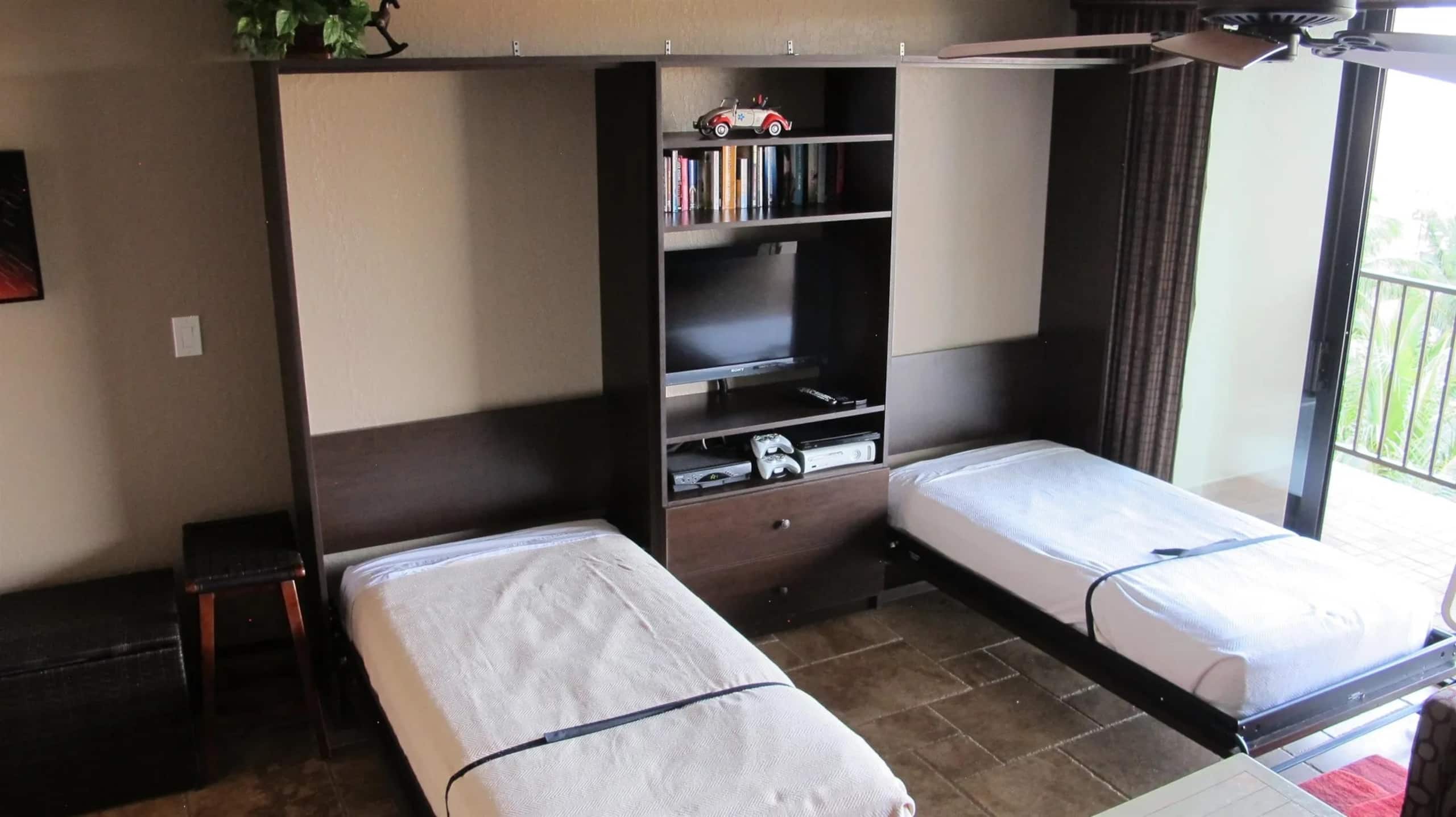 Condo in Lahaina · ★4.9 · 1 bedroom · 3 beds · 1 bath - Image 7