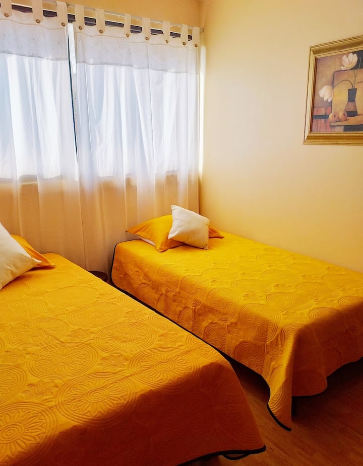                                            RECÁMARA 3 - มีเตียงเดี่ยว 2 หลังติดผนังตู้เสื้อผ้า