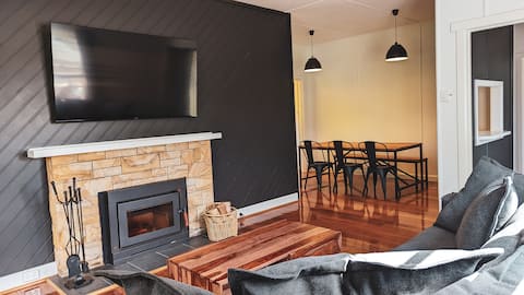 Maydena Views: Bike Garage, Starlink & Fireplace