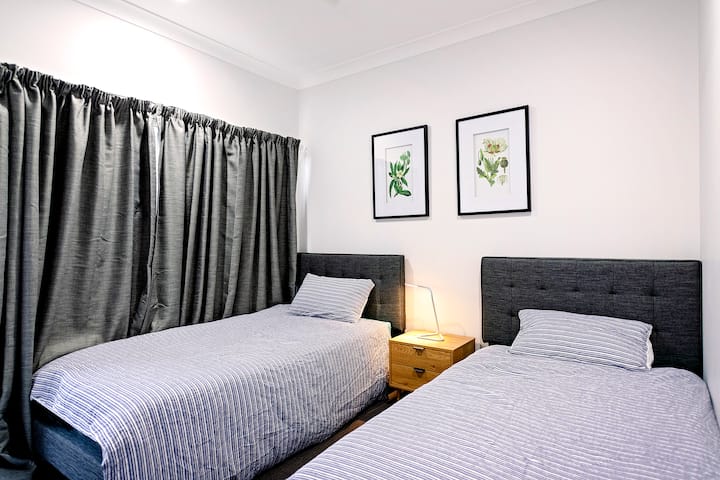 غرفة النوم 2