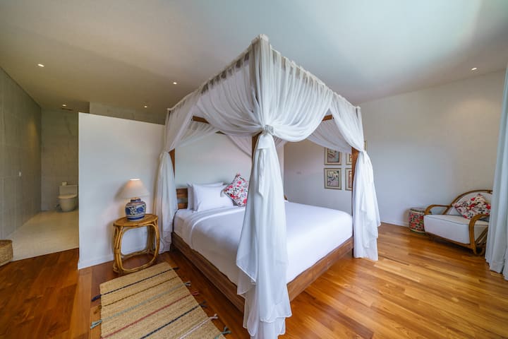 Chumba cha kulala chenye nafasi kubwa