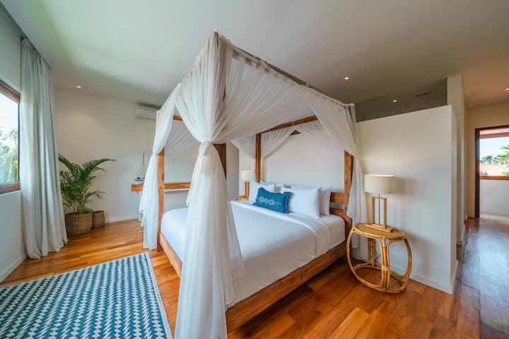 Chumba cha kulala chenye nafasi kubwa na starehe