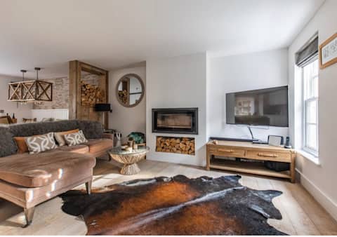 Top Airbnb: Hattie's Cottage in Burnham Market