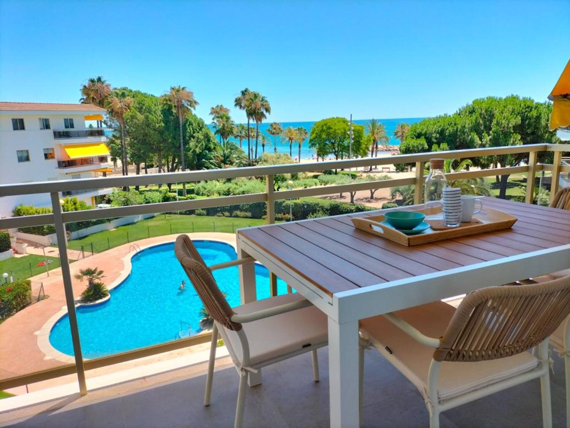 Beachfront and beautiful ocean views
