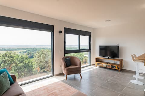 Successful Airbnb property: Solana's View Vacation Home - Quiet Location - Infinity Pool in Velipojë