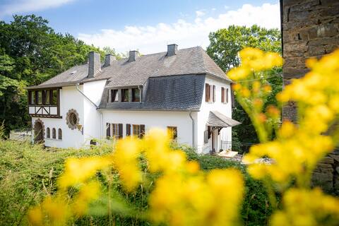Waldhäuschen Landhaus Karbach