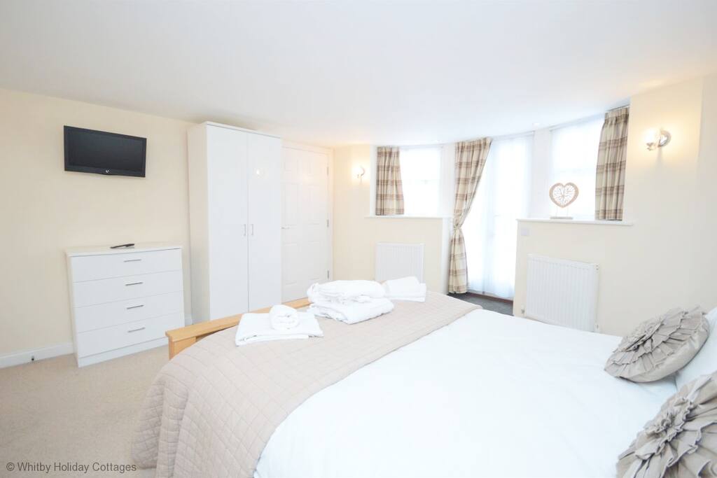 Stunning views~Central Whitby~Parking