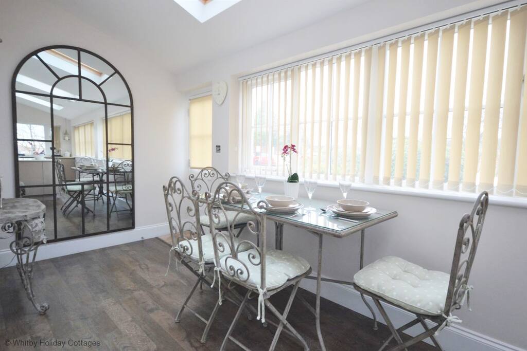 Stunning views~Central Whitby~Parking