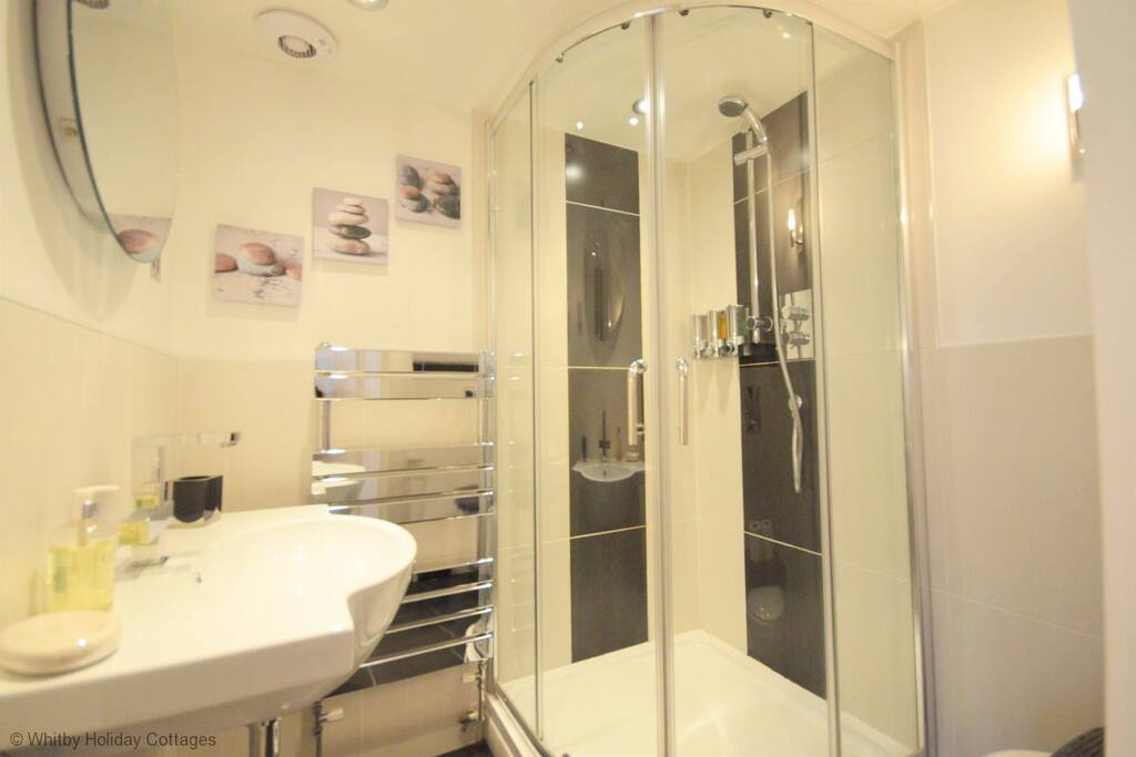 Stunning views~Central Whitby~Parking