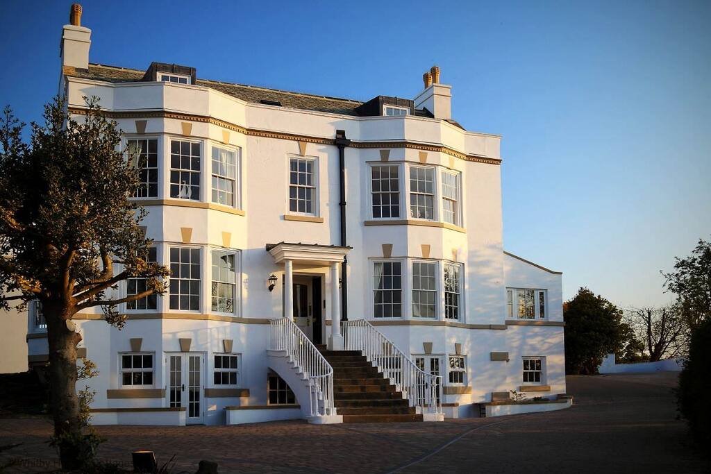 Stunning views~Central Whitby~Parking