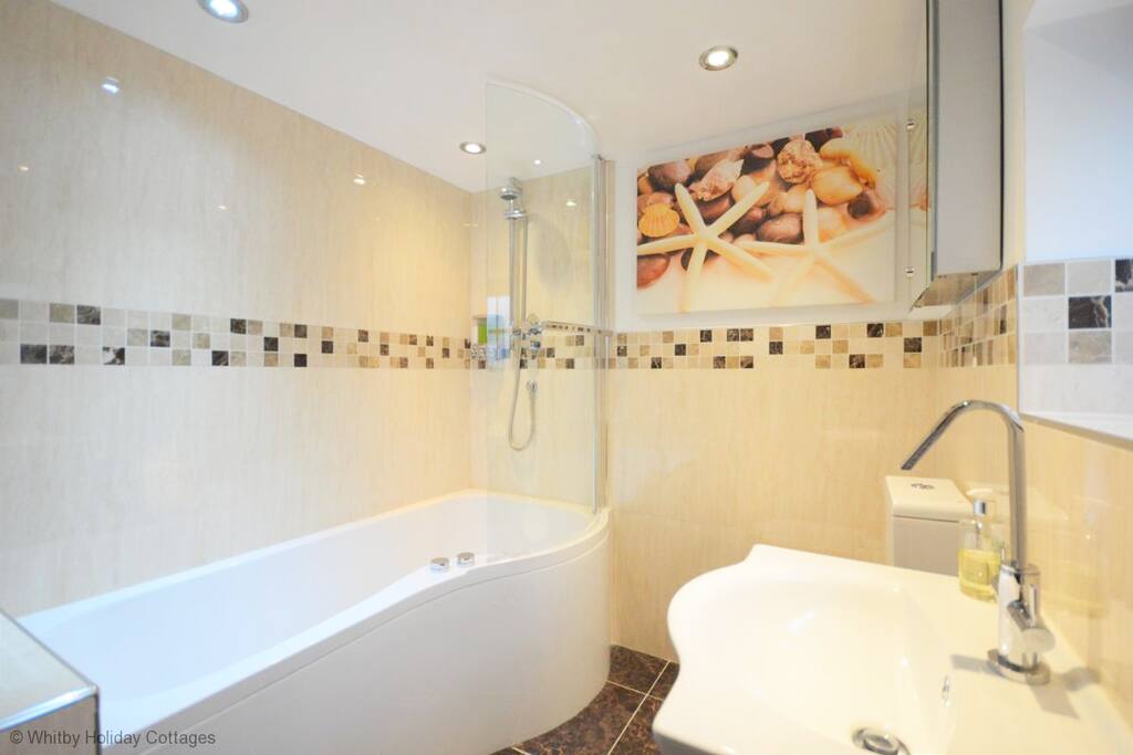 Stunning views~Central Whitby~Parking