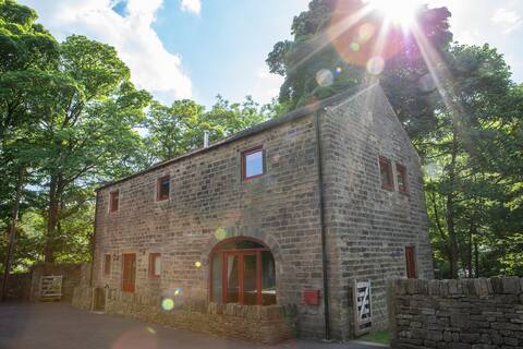 Unsliven Bridge Barn