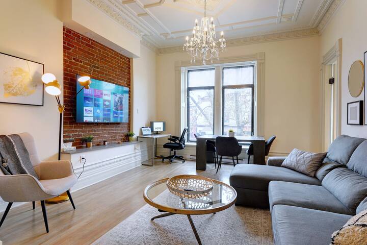 The Hip Chic Fusion – Artsy Saint-Denis | AC