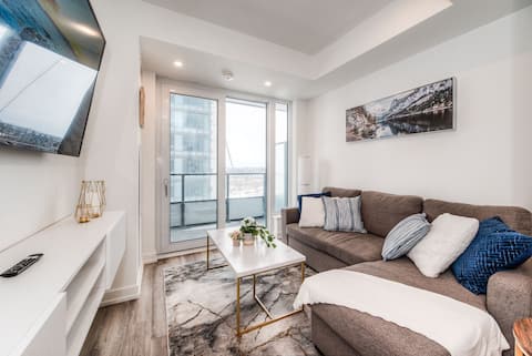 Top Airbnb: Stylish and Cozy in DT Kitchener/Uptown Waterloo in K W Hospital