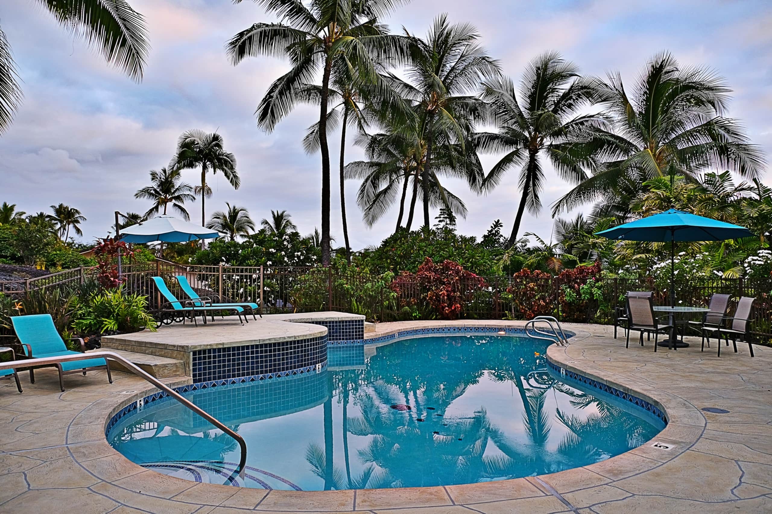 Home in Kailua-Kona · ★4.96 · 1 bedroom · 2 beds · 1 bath - Image 2