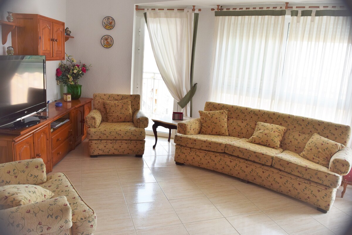 Top performing Airbnb: Overlooking the sea at Campello in El Campello