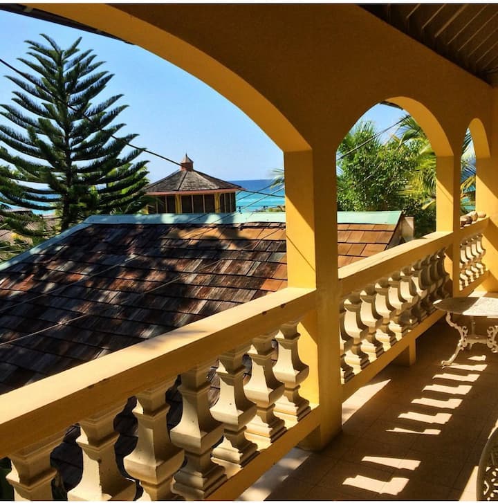 Mellow Yellow, Lazy Dayz Negril Houses for Rent in Negril