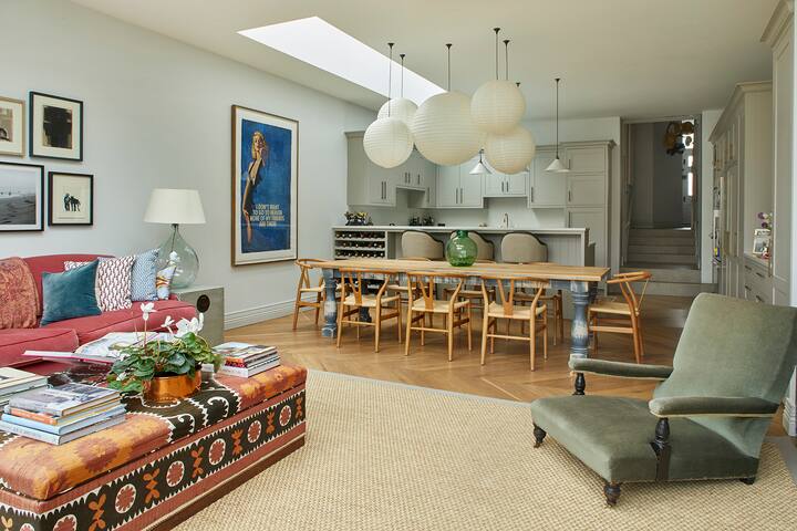 Bright & Beautiful House. Great for families! gallery image 5