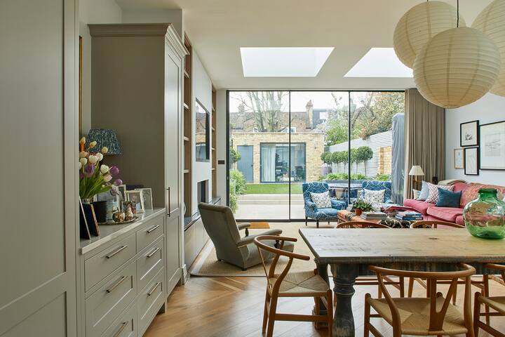 Bright & Beautiful House. Great for families! gallery image 4