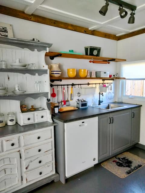 Top performing Airbnb: Cottage in New London in New London